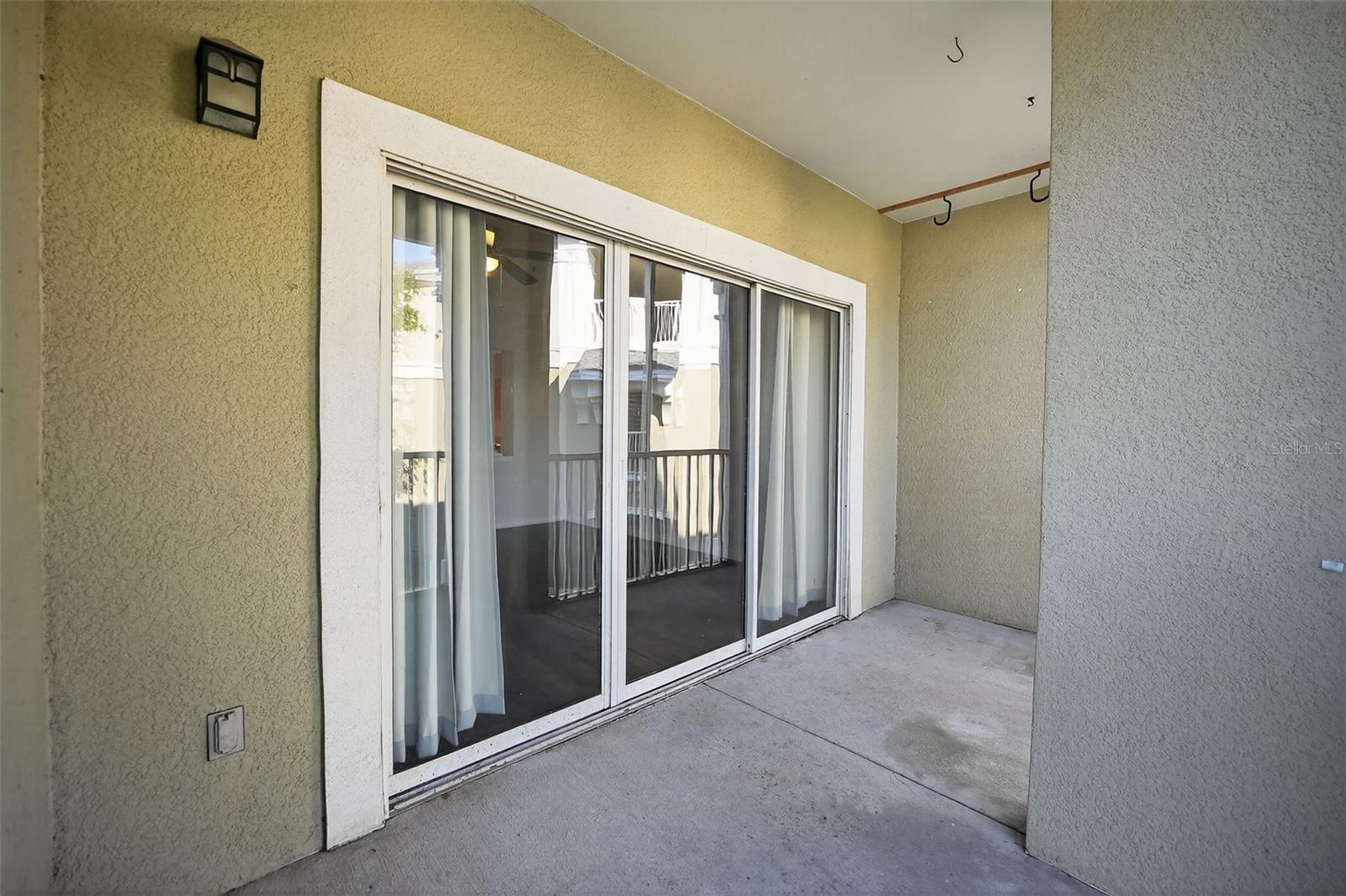 Image 20 of 42 For 8290 Gate Parkway 707