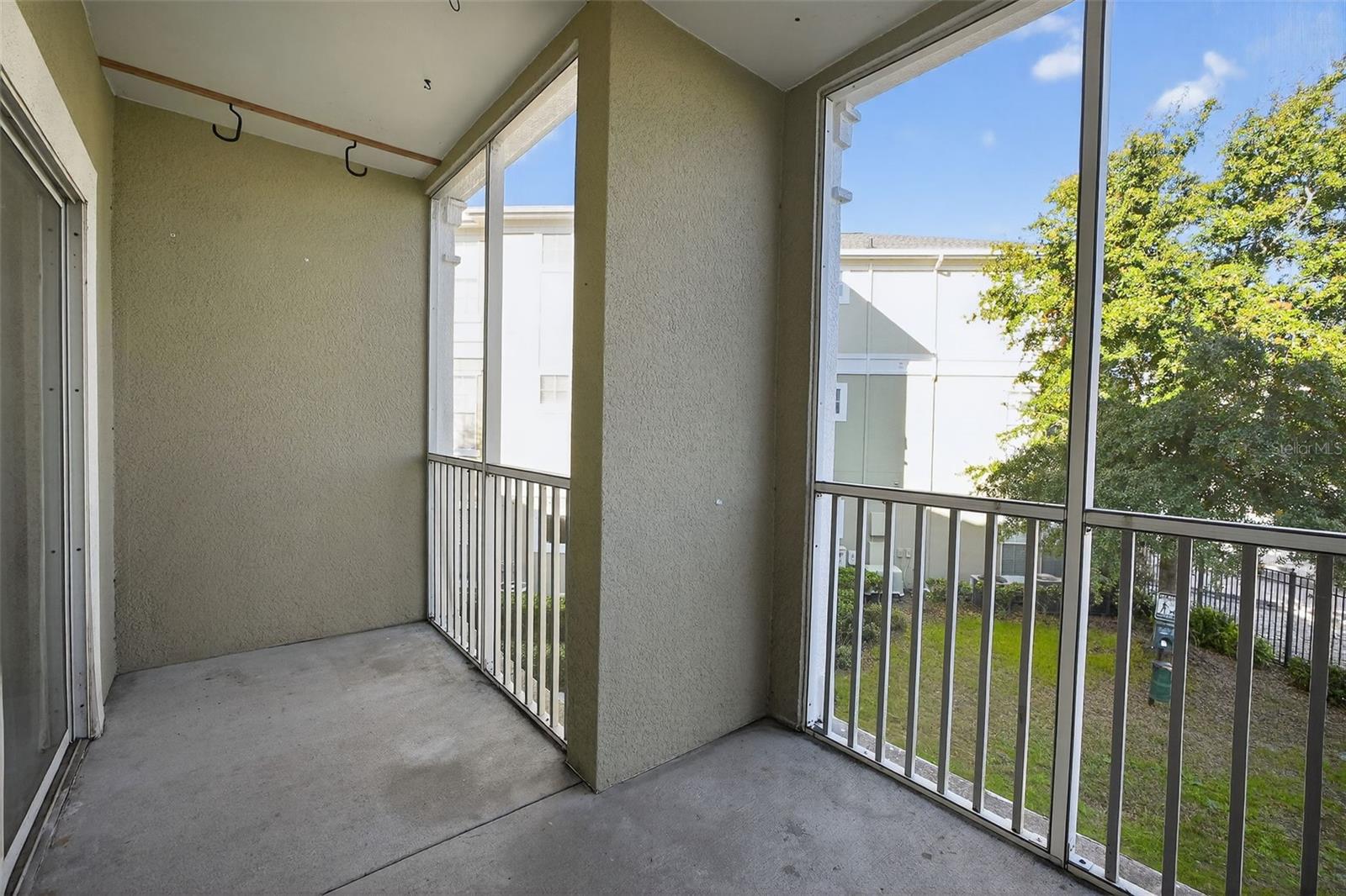 Image 21 of 42 For 8290 Gate Parkway 707