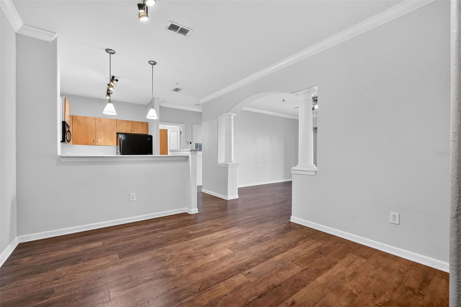 Image 3 of 42 For 8290 Gate Parkway 707