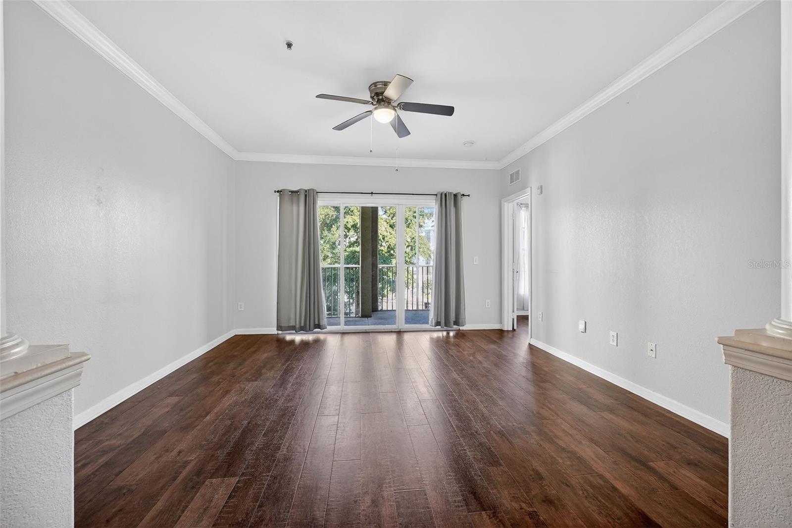 Image 5 of 42 For 8290 Gate Parkway 707