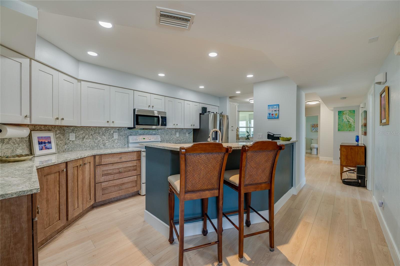 Image 8 of 45 For 4525 Atlantic Avenue 1501