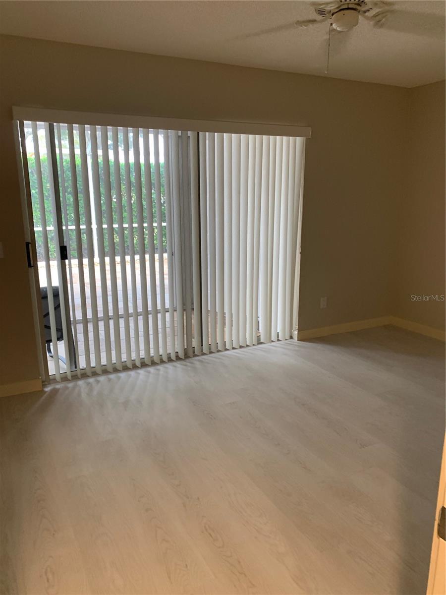 Image 12 of 26 For 9502 Chapman Oak Court