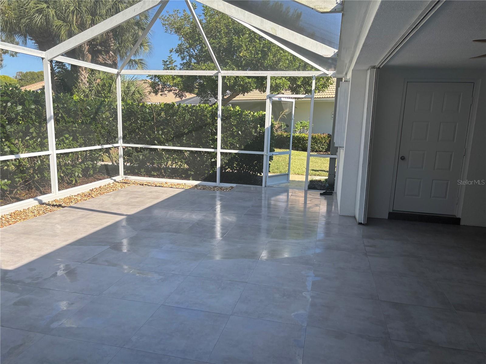 Image 21 of 26 For 9502 Chapman Oak Court