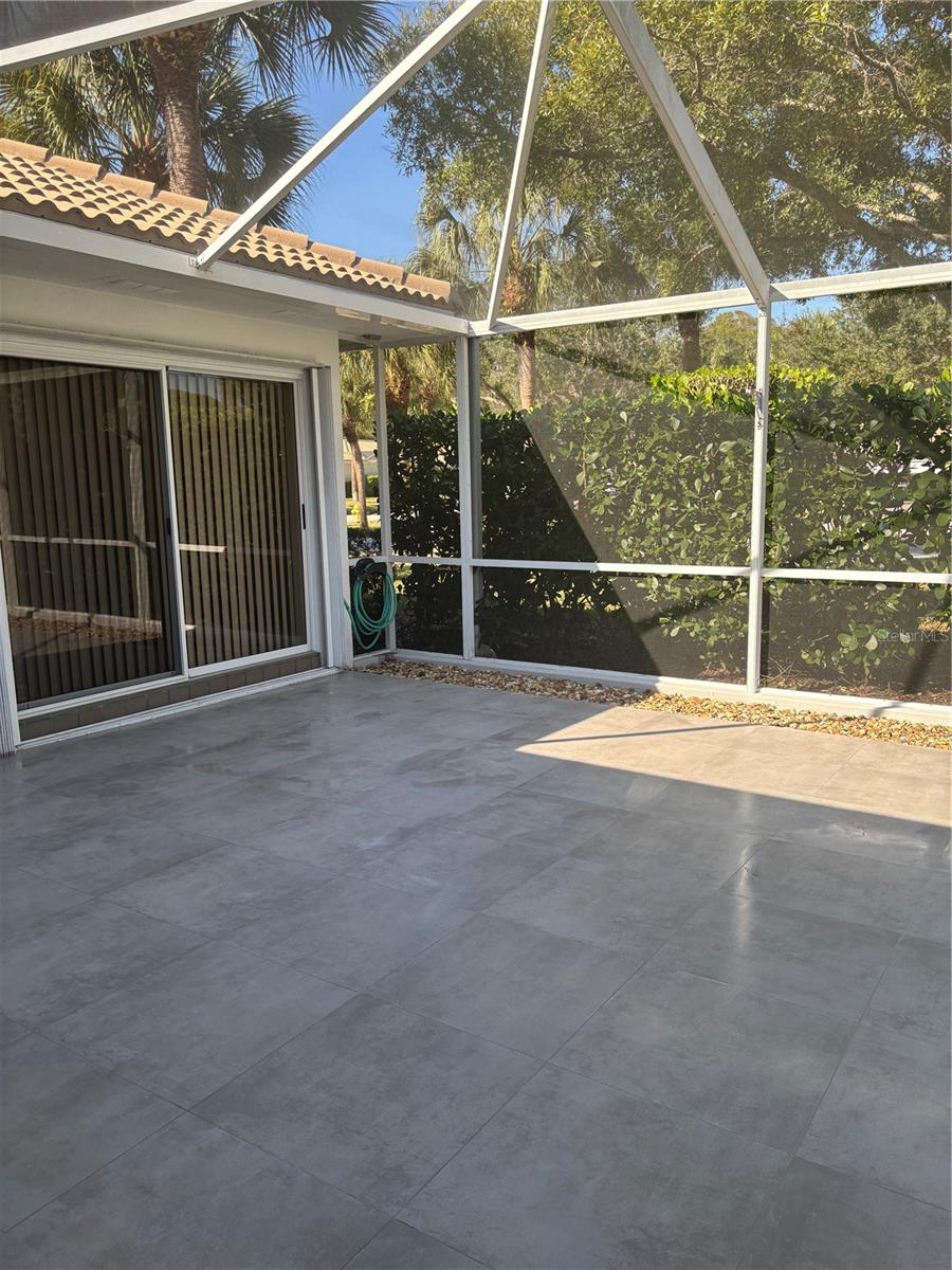 Image 23 of 26 For 9502 Chapman Oak Court