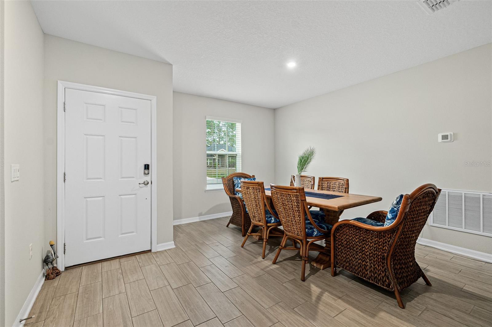 Image 13 of 32 For 14 Zelda Court