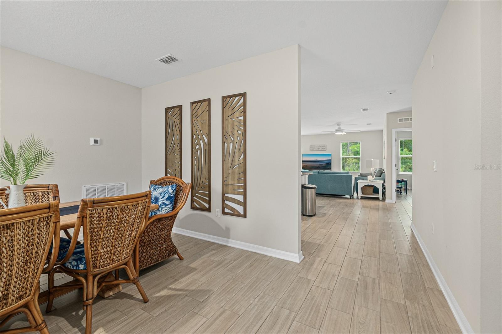 Image 14 of 32 For 14 Zelda Court