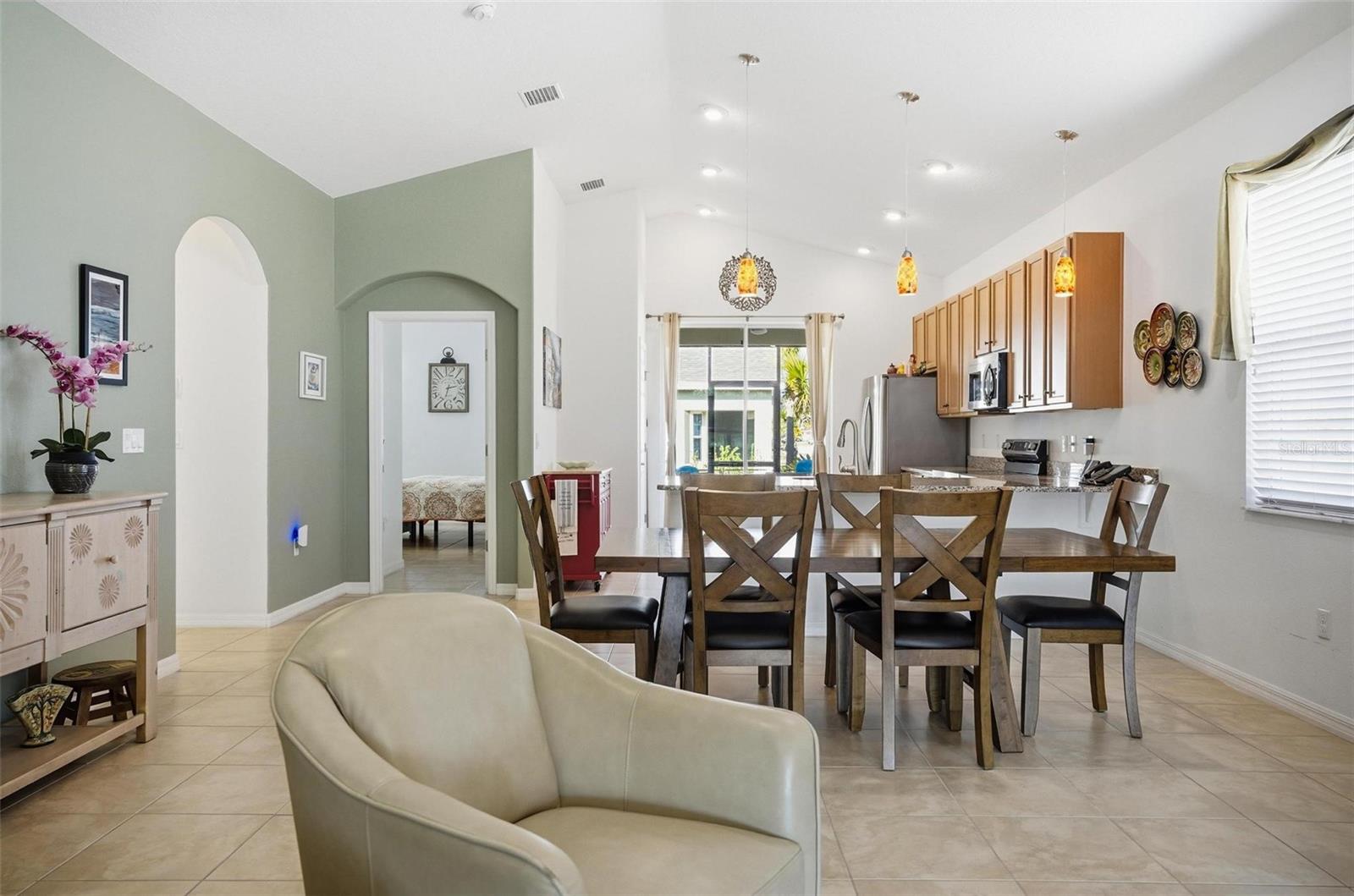 Image 10 of 34 For 2 Tideway Trail