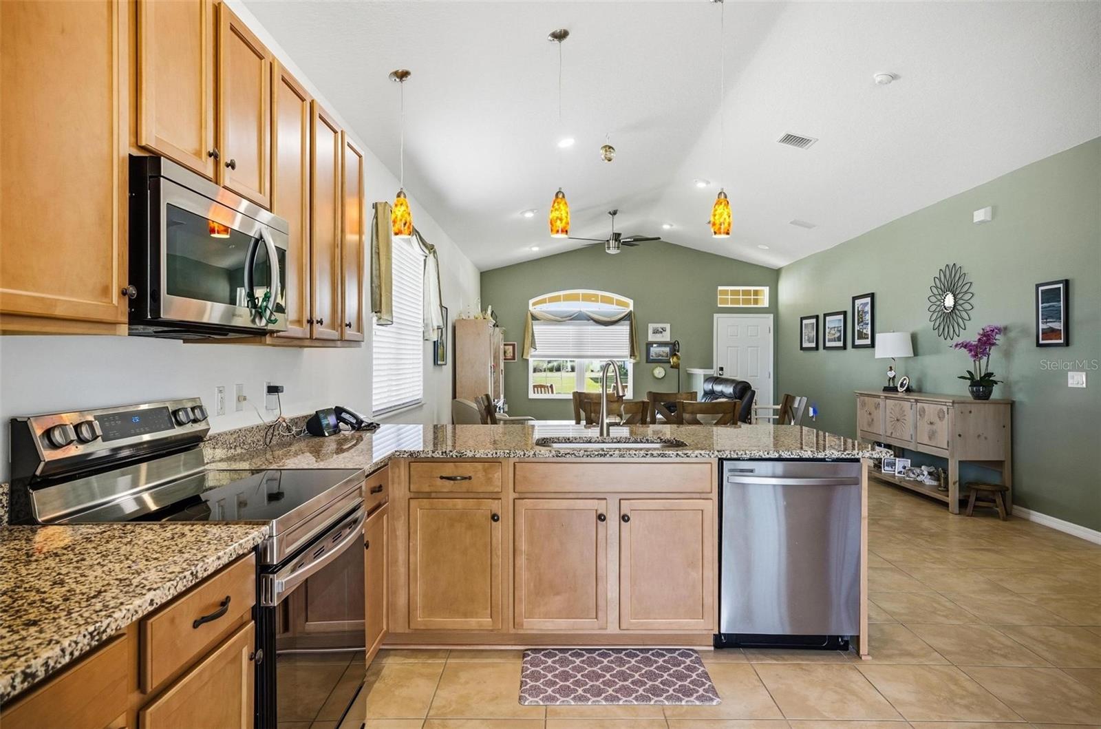 Image 12 of 34 For 2 Tideway Trail