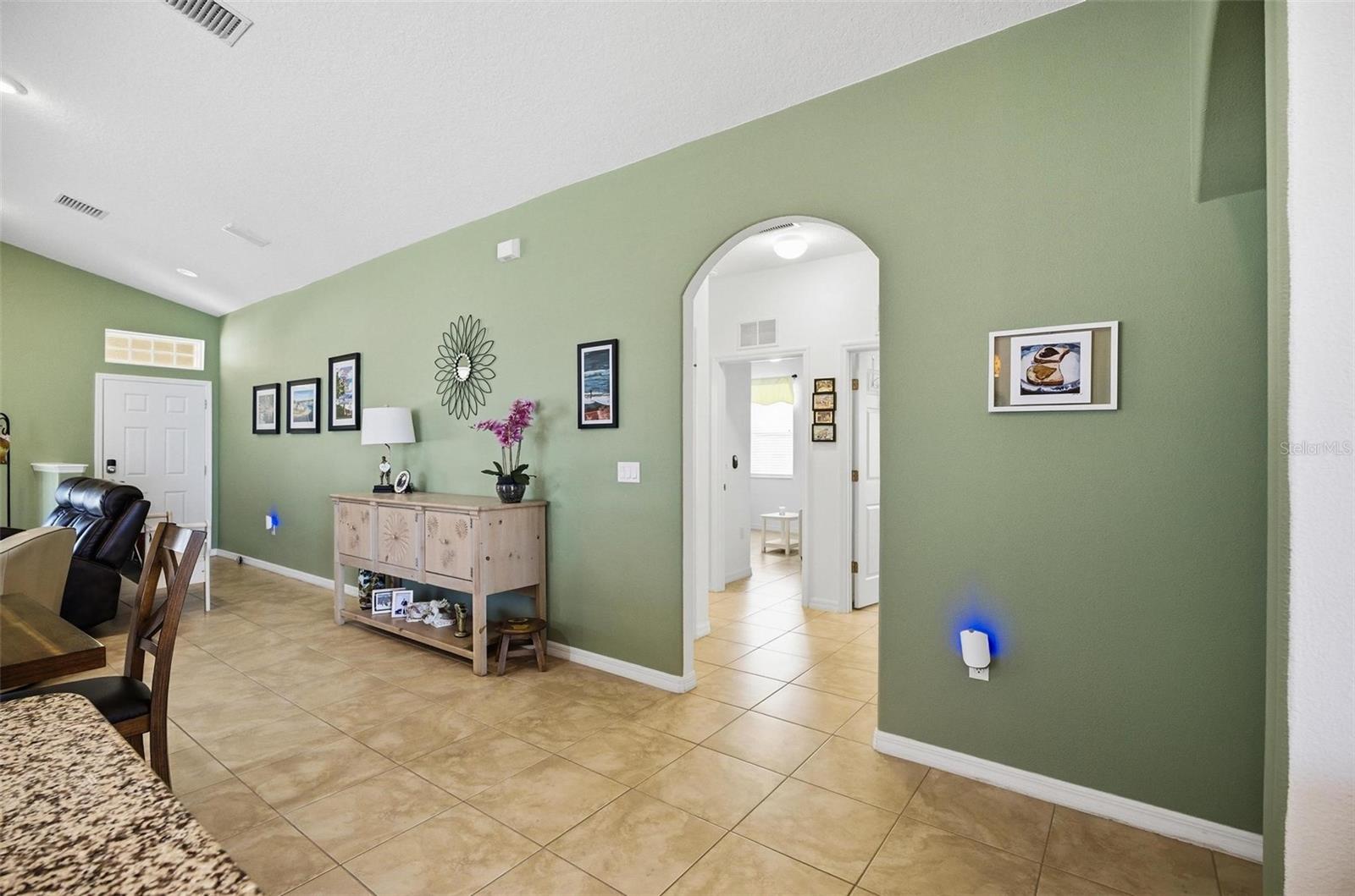 Image 22 of 34 For 2 Tideway Trail