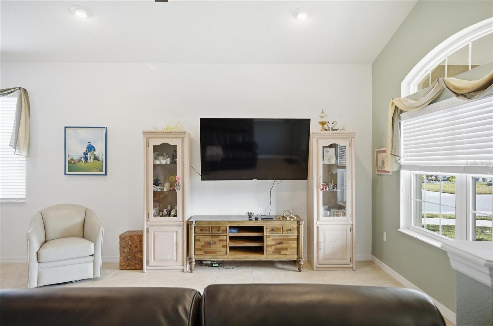 Image 27 of 34 For 2 Tideway Trail