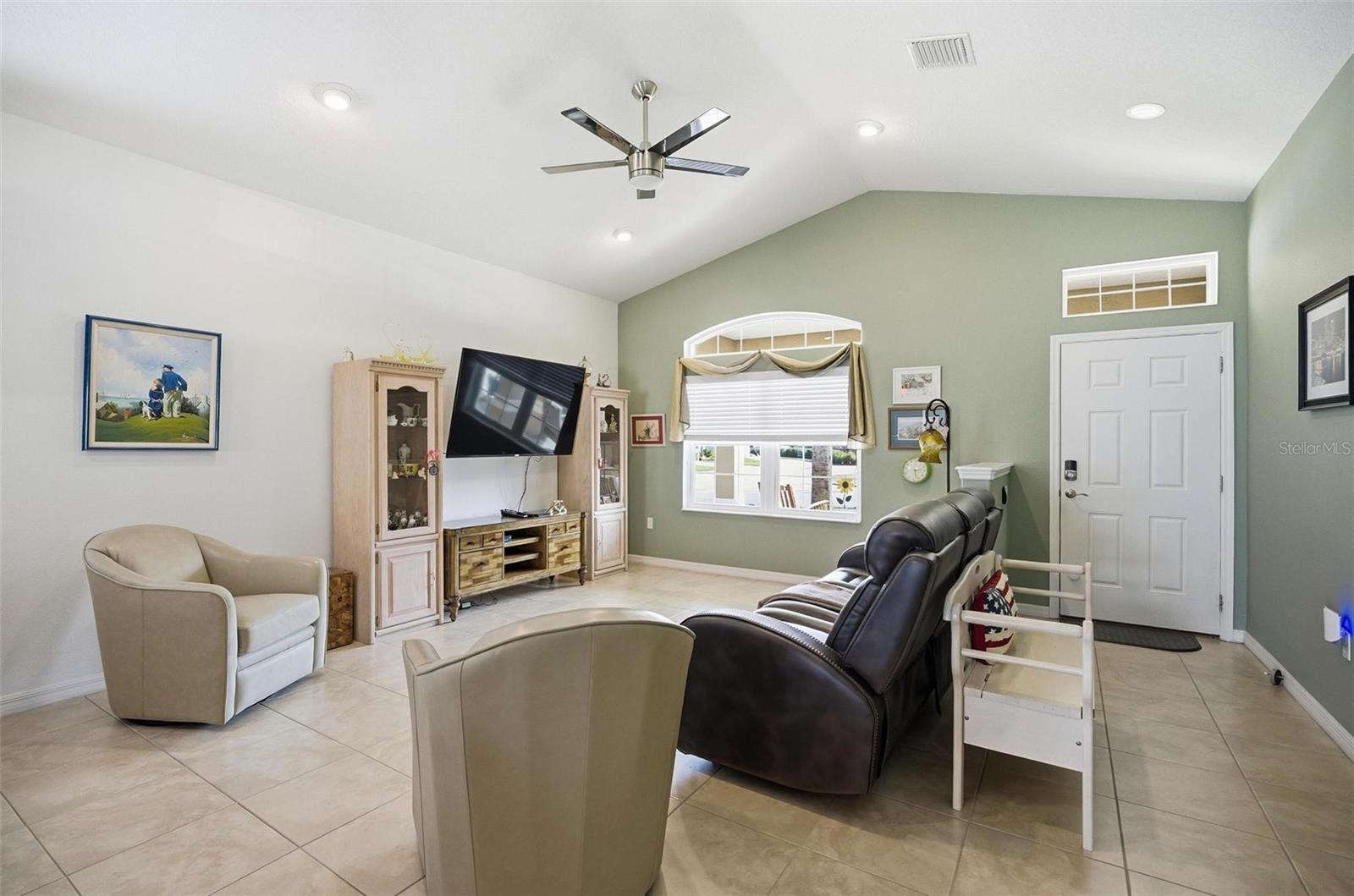 Image 7 of 34 For 2 Tideway Trail