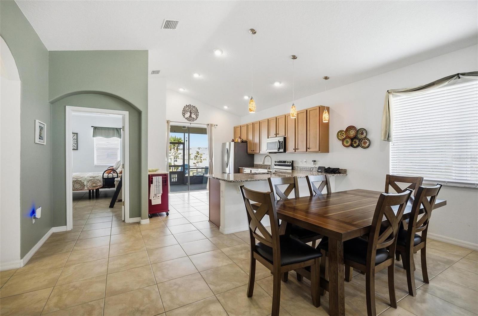 Image 8 of 34 For 2 Tideway Trail