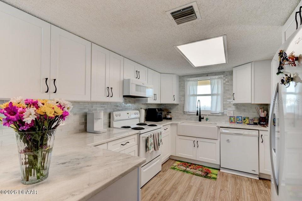 Image 6 of 21 For 2290 Ocean Shore Boulevard 5030