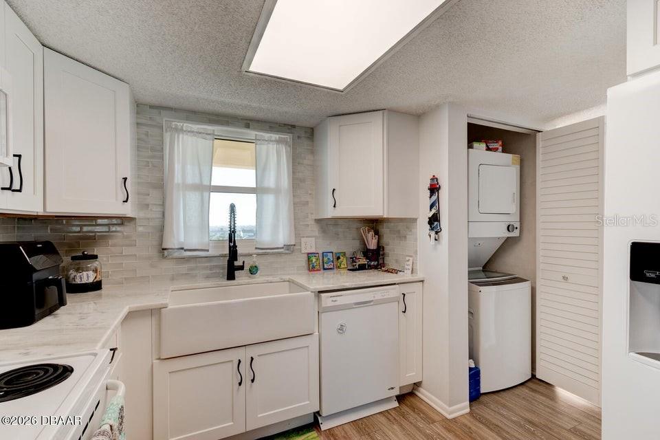 Image 7 of 21 For 2290 Ocean Shore Boulevard 5030