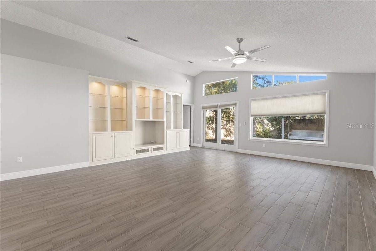 Image 13 of 37 For 224 Sea Woods Drive N