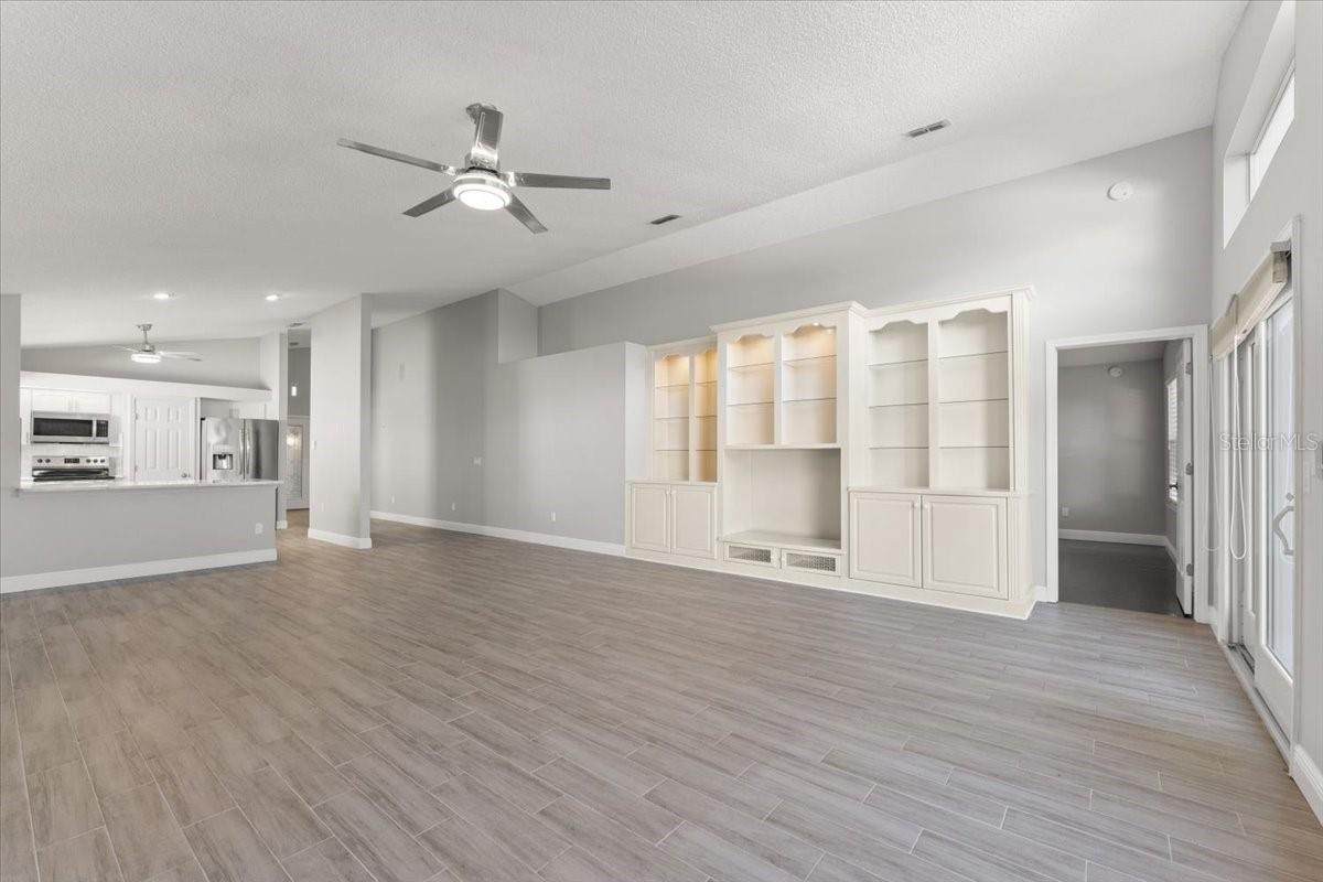 Image 14 of 37 For 224 Sea Woods Drive N