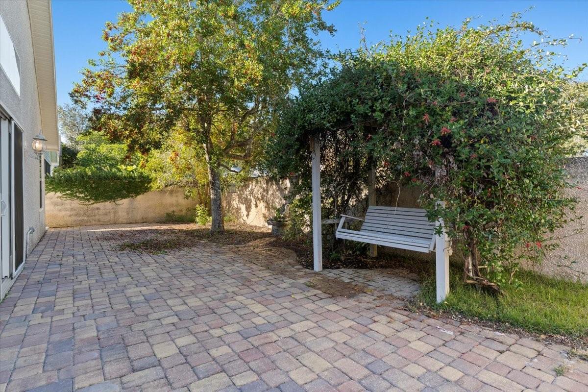 Image 28 of 37 For 224 Sea Woods Drive N