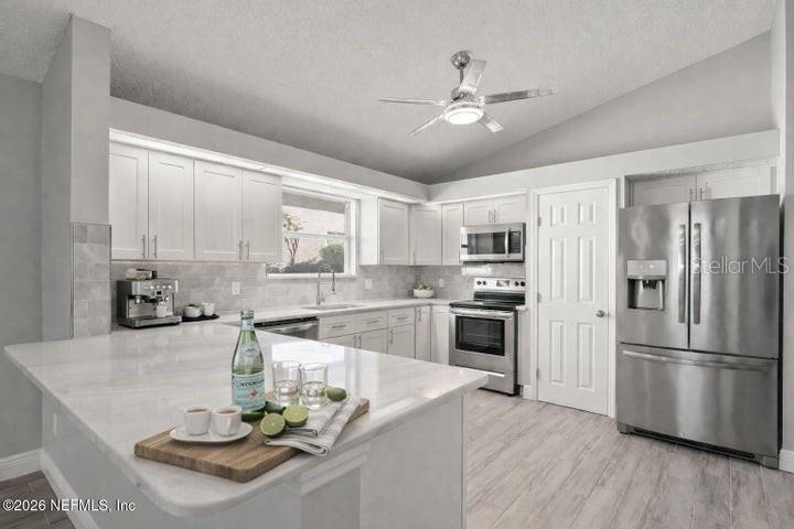 Image 3 of 37 For 224 Sea Woods Drive N