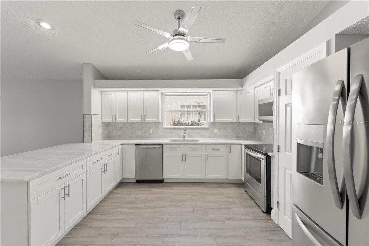 Image 8 of 37 For 224 Sea Woods Drive N