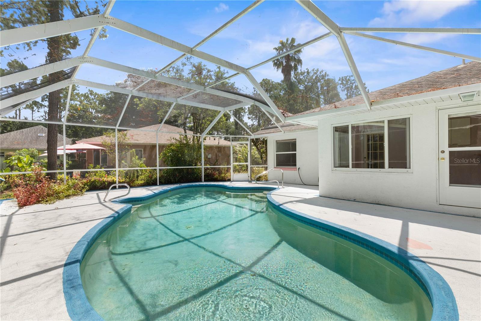 Listing photo id 12 for 5 Whittle Place