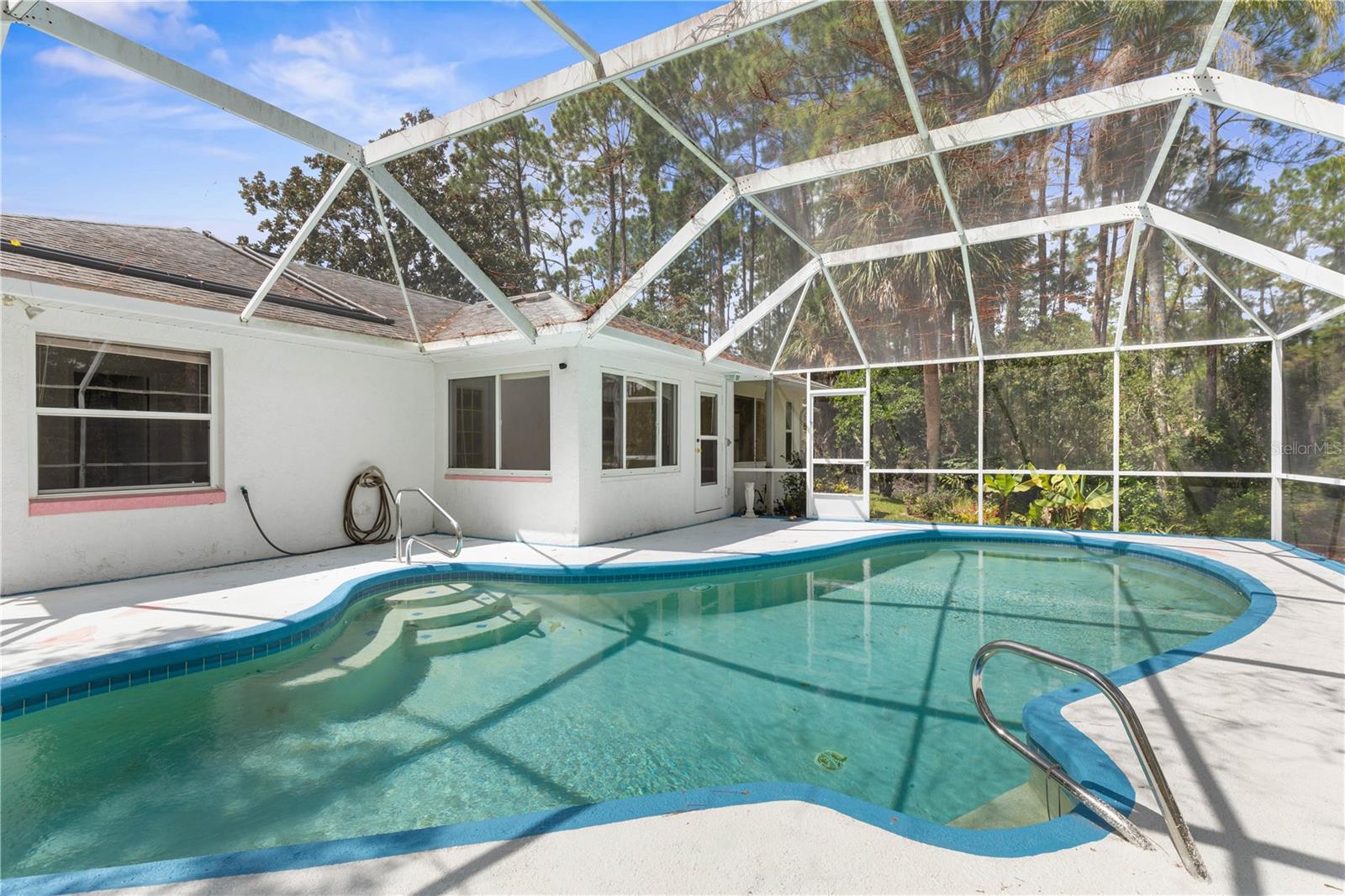 Listing photo id 16 for 5 Whittle Place