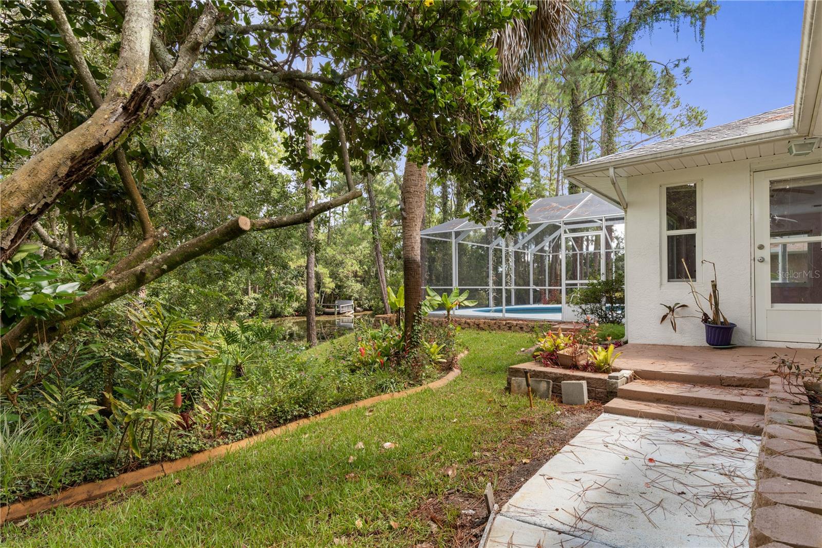 Listing photo id 24 for 5 Whittle Place