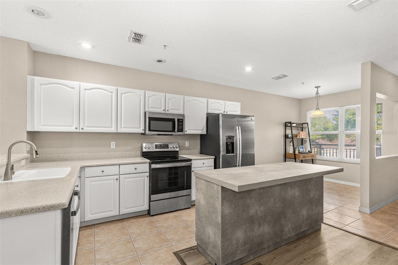 Image 11 of 54 For 1200 Canopy Walk Lane 1223