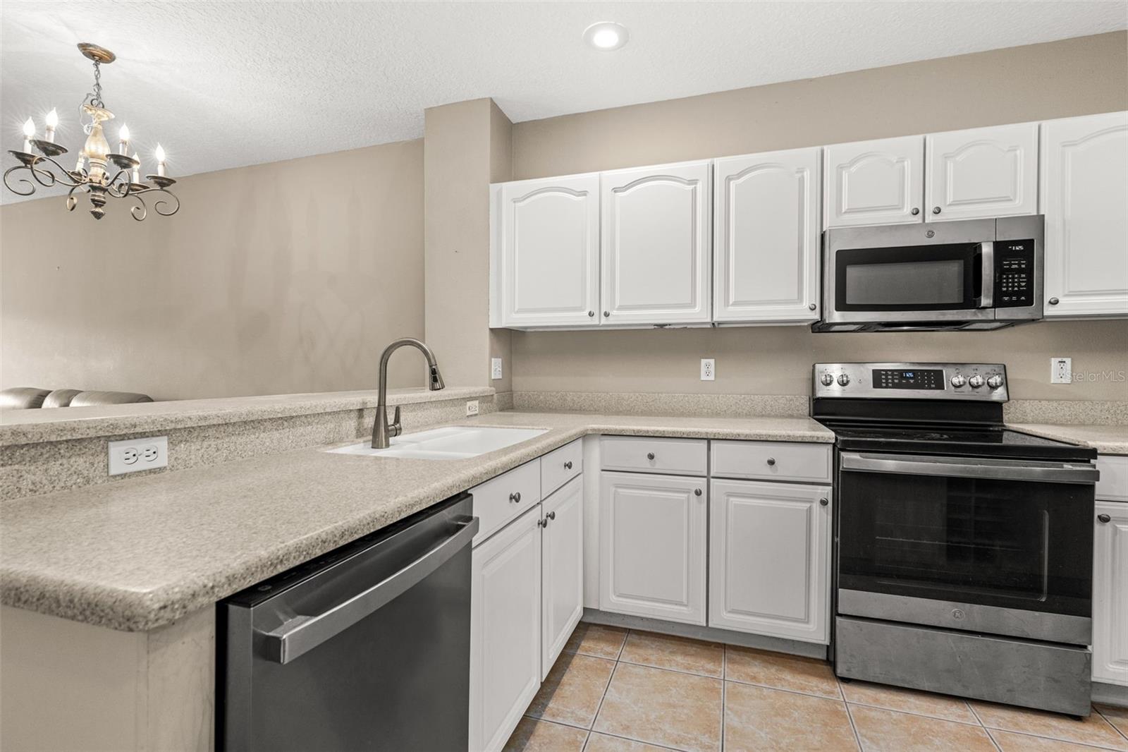 Image 12 of 54 For 1200 Canopy Walk Lane 1223