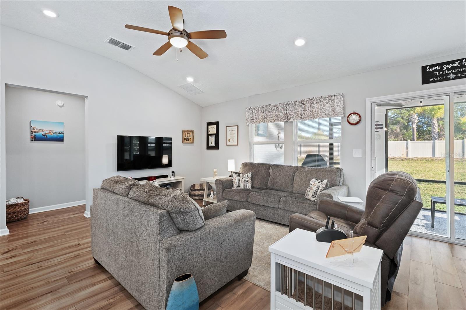 Image 14 of 47 For 48 Waverly Lane