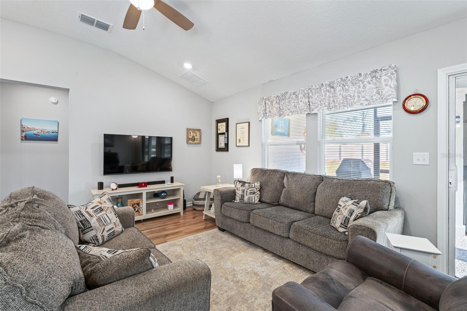 Image 15 of 47 For 48 Waverly Lane