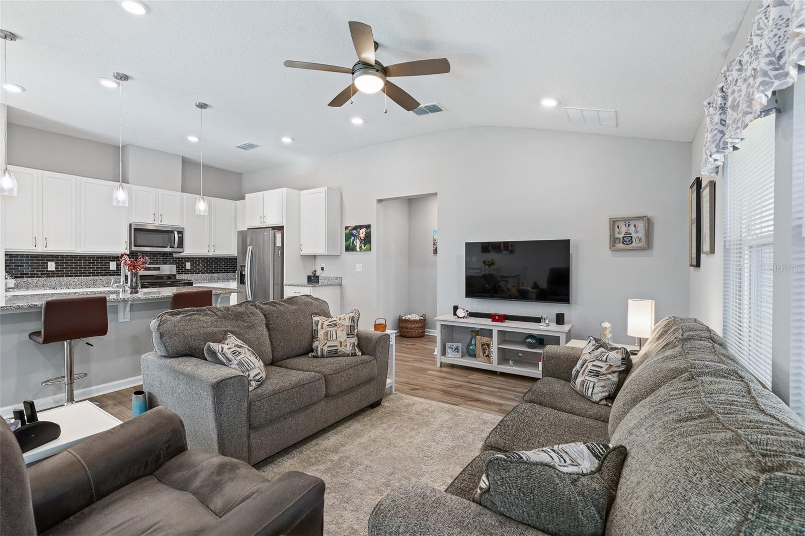 Image 16 of 47 For 48 Waverly Lane