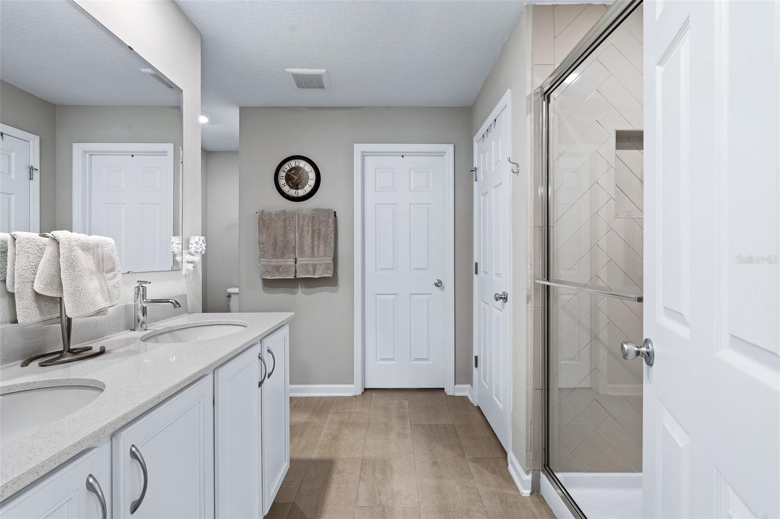 Image 24 of 47 For 48 Waverly Lane