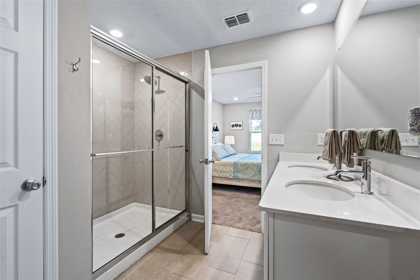 Image 25 of 47 For 48 Waverly Lane