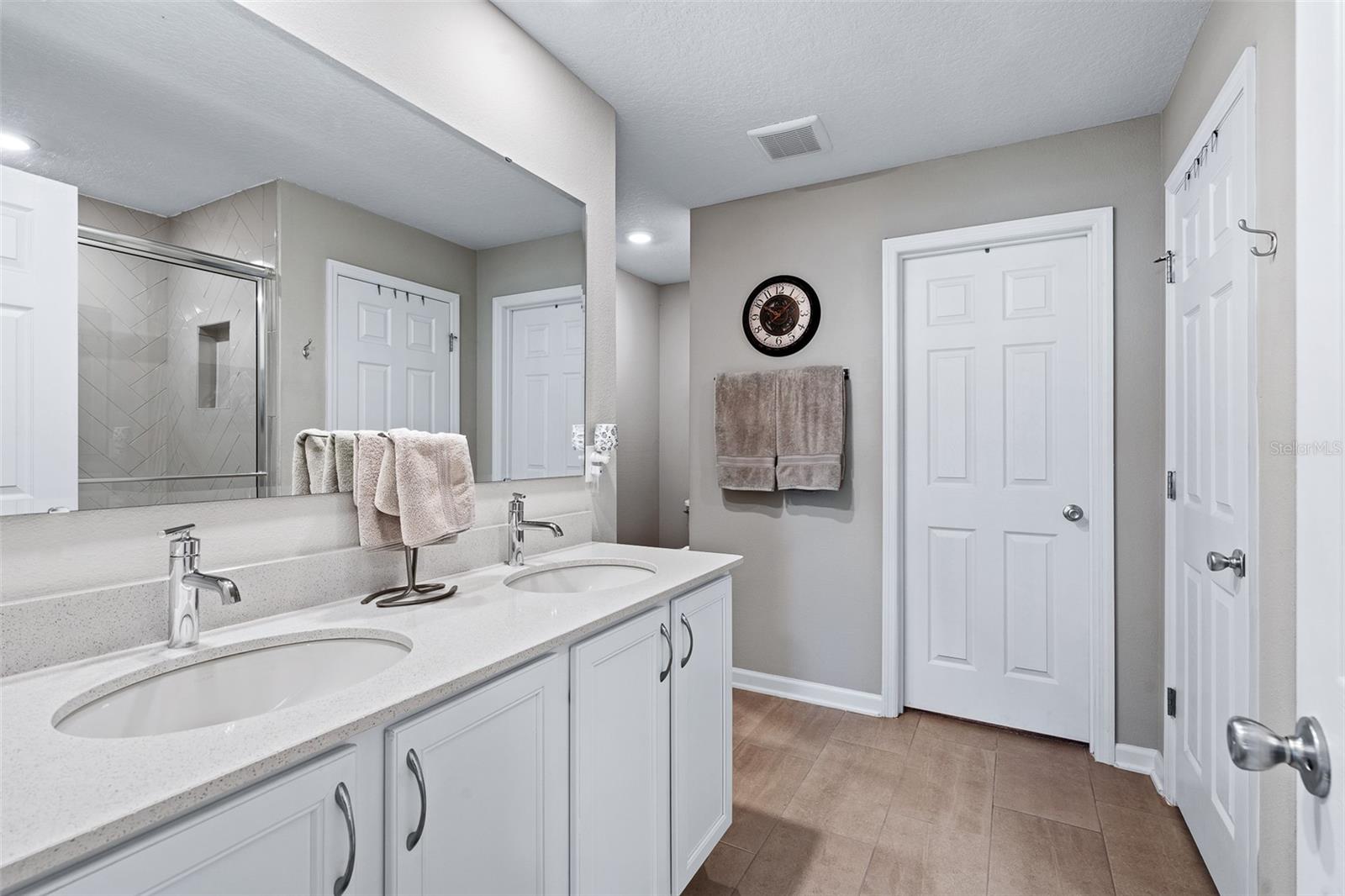 Image 26 of 47 For 48 Waverly Lane