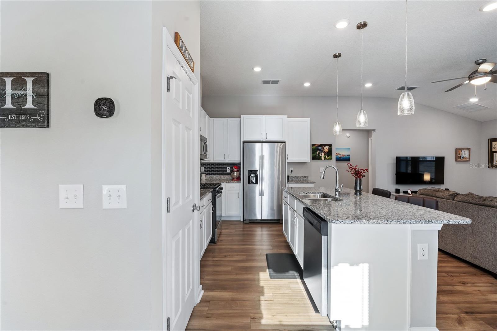 Image 8 of 47 For 48 Waverly Lane