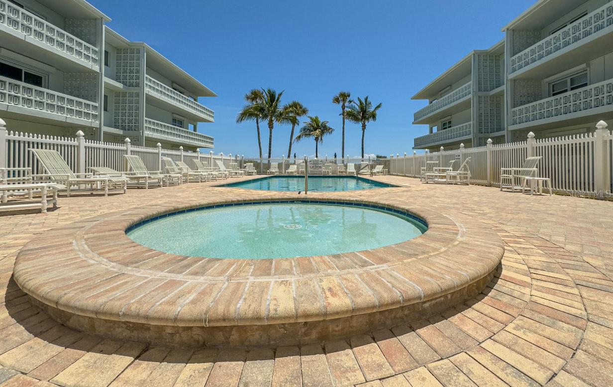 Listing photo id 0 for 4800 Ocean Beach Boulevard 226