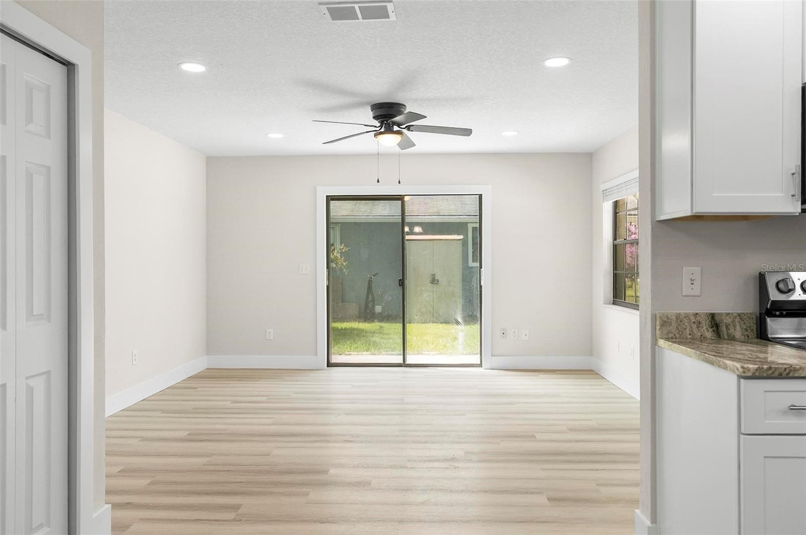 Image 14 of 21 For 123 Rae Drive A