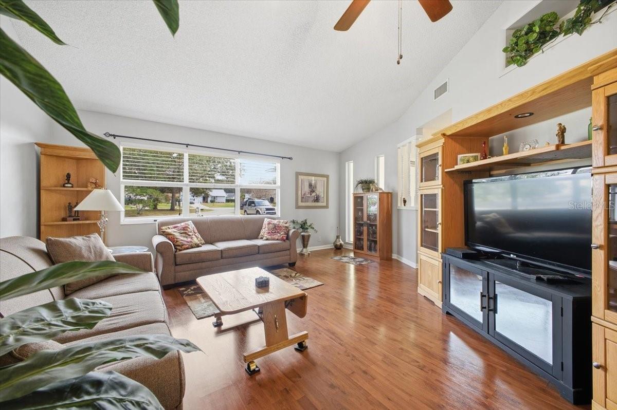 Image 10 of 63 For 506 Galloway Court