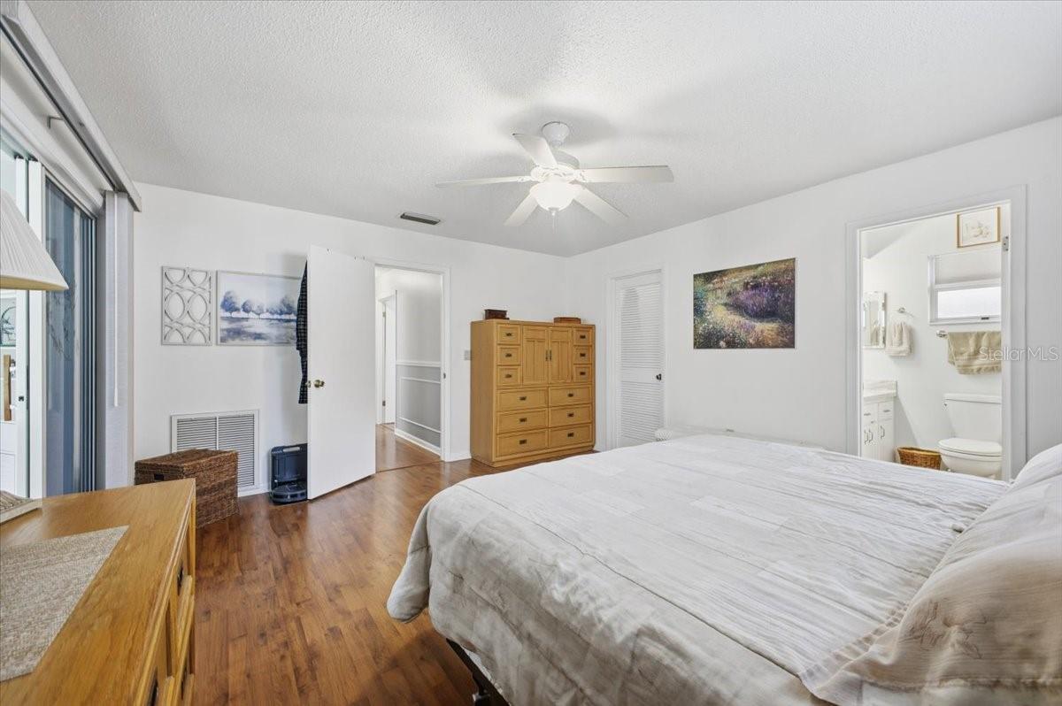 Image 28 of 63 For 506 Galloway Court