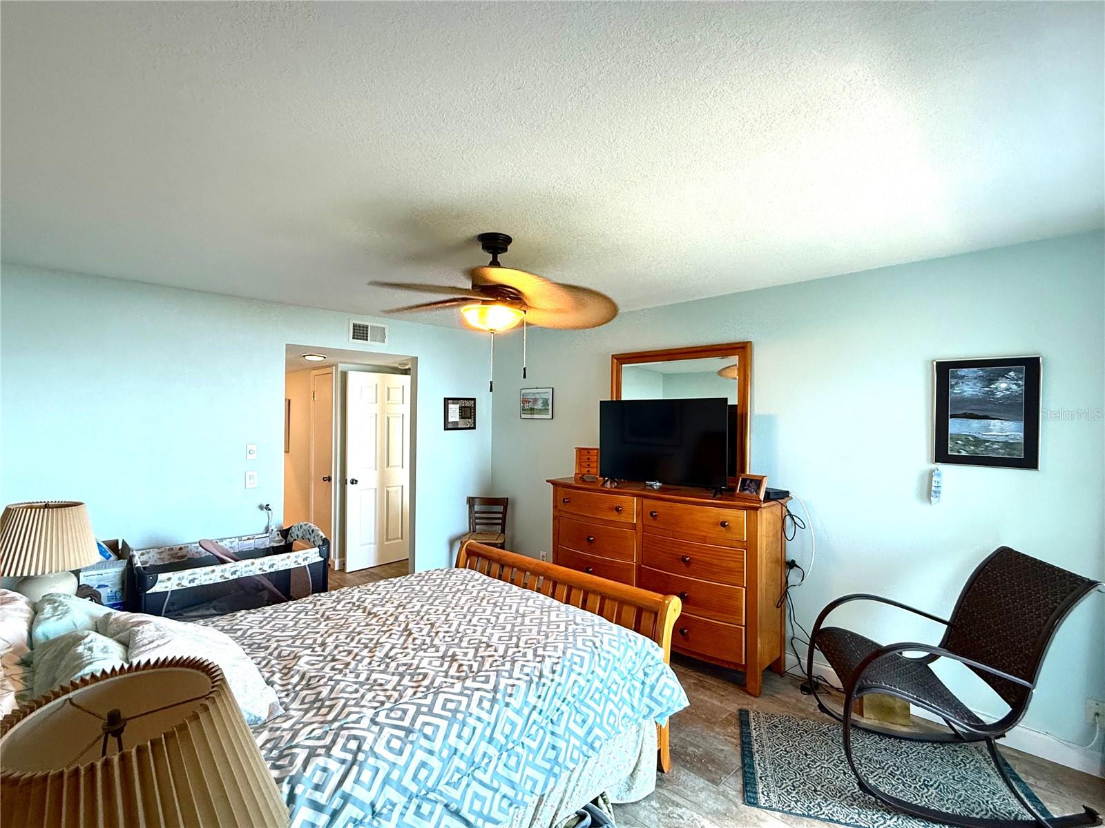 Image 12 of 33 For 423 Mariner Drive 423