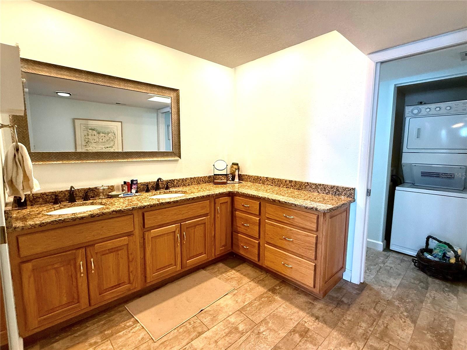 Image 19 of 33 For 423 Mariner Drive 423