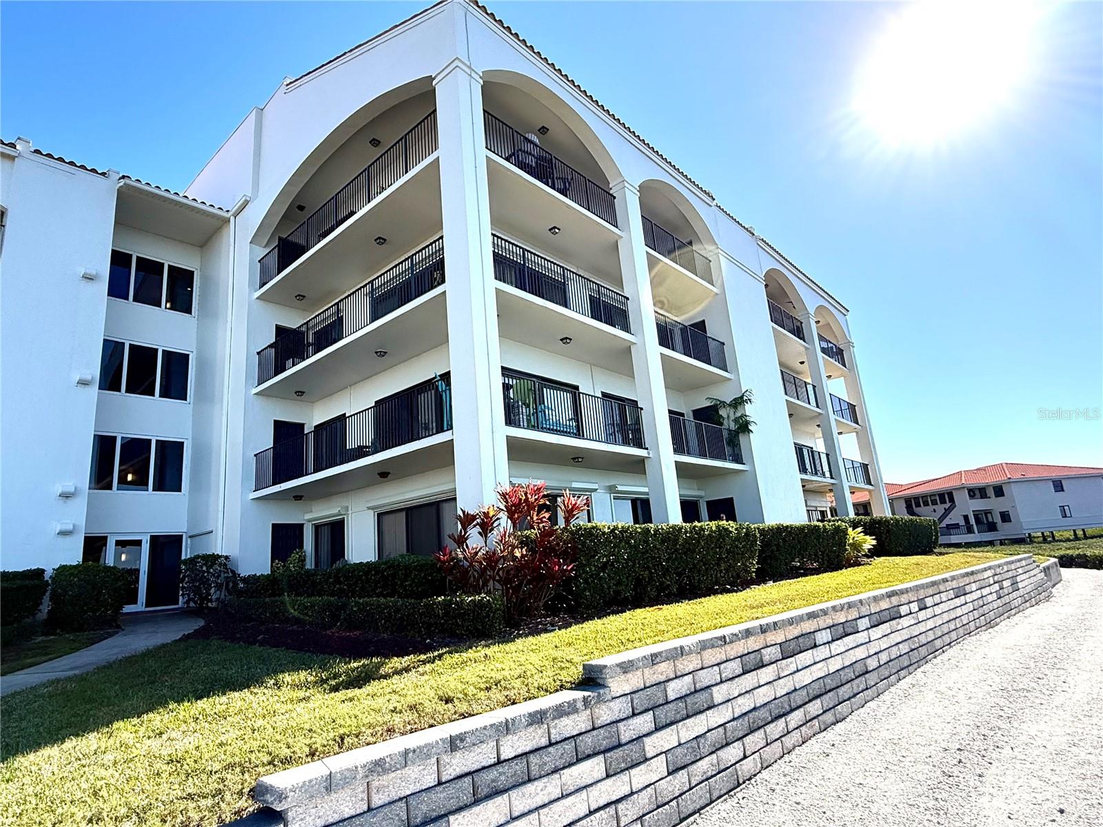 Image 2 of 33 For 423 Mariner Drive 423