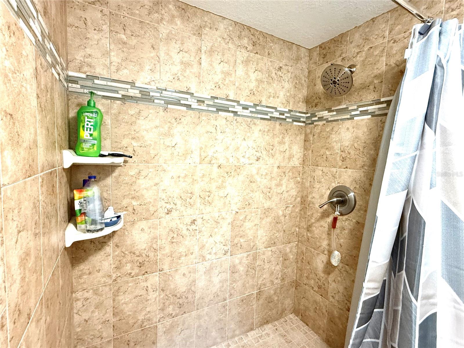 Image 22 of 33 For 423 Mariner Drive 423