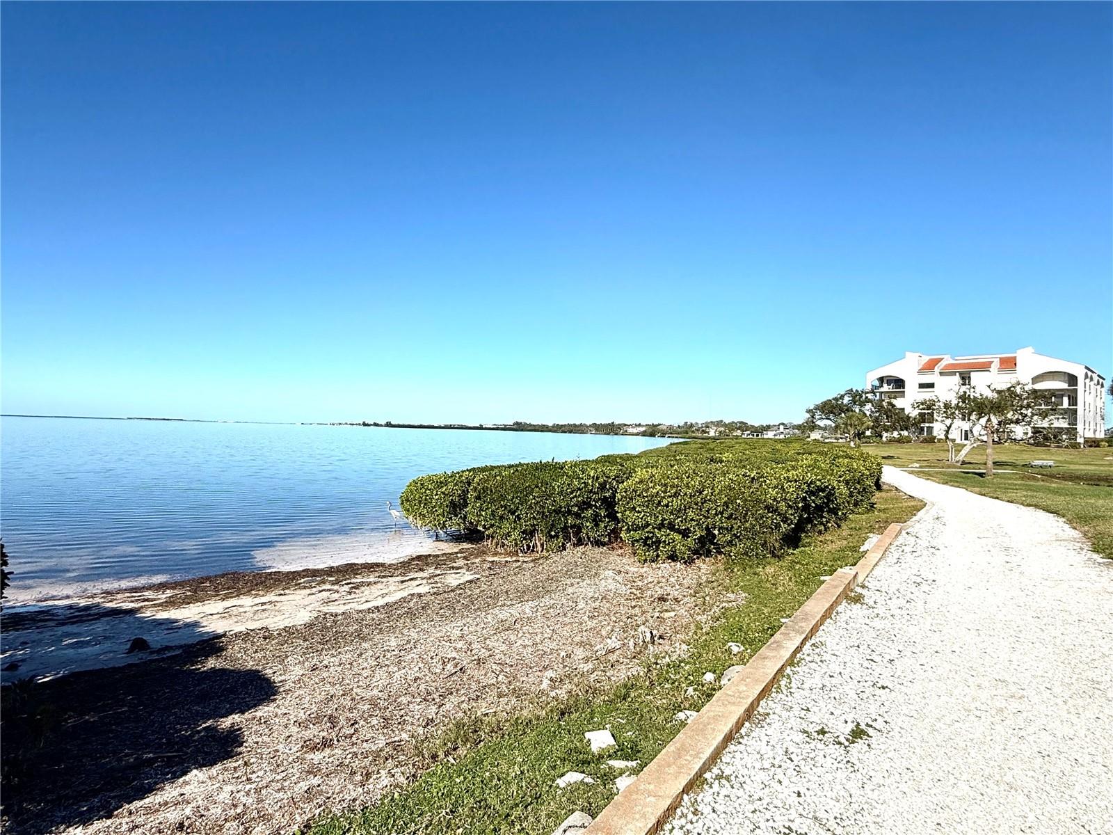 Image 29 of 33 For 423 Mariner Drive 423