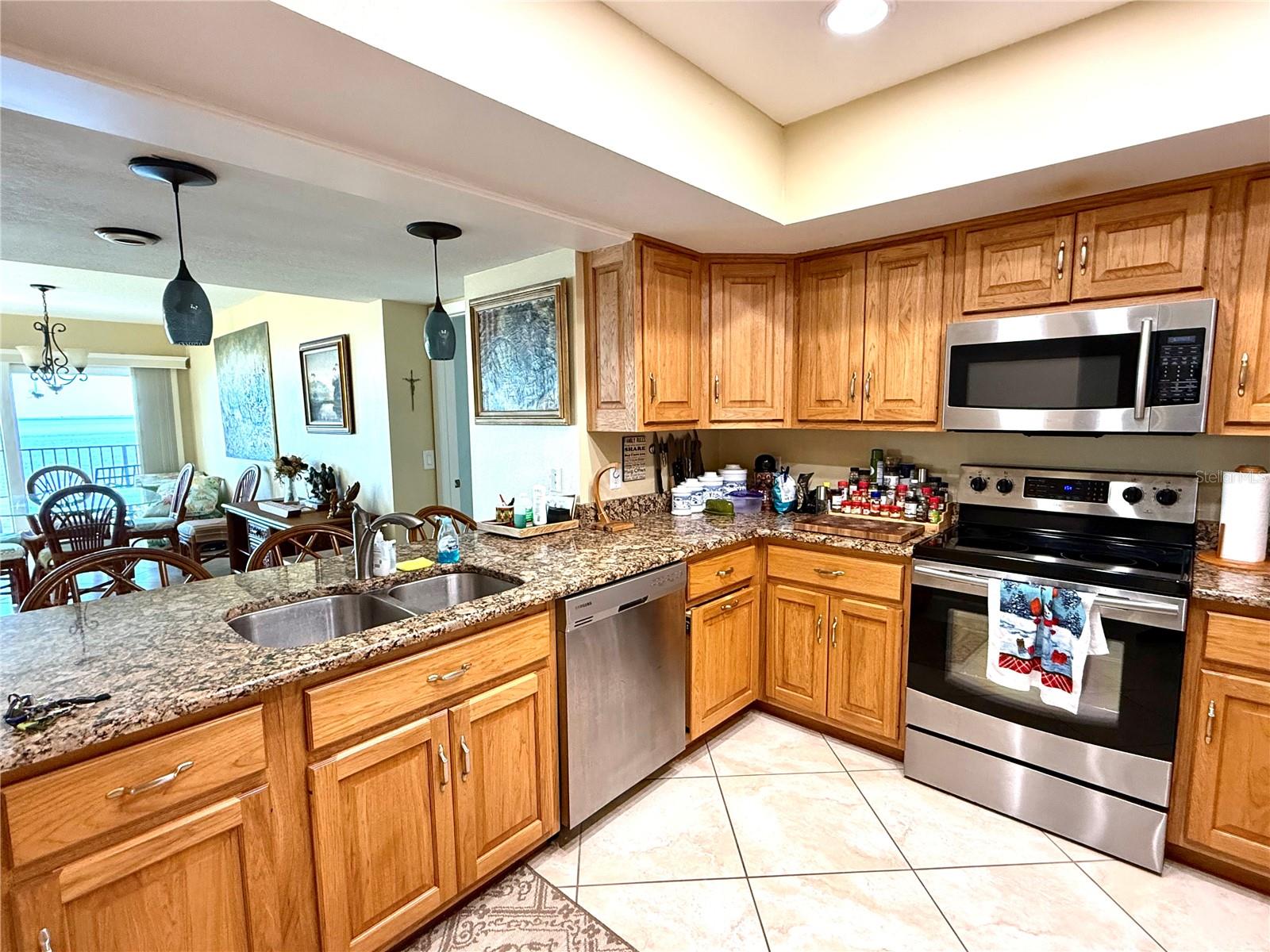 Image 3 of 33 For 423 Mariner Drive 423