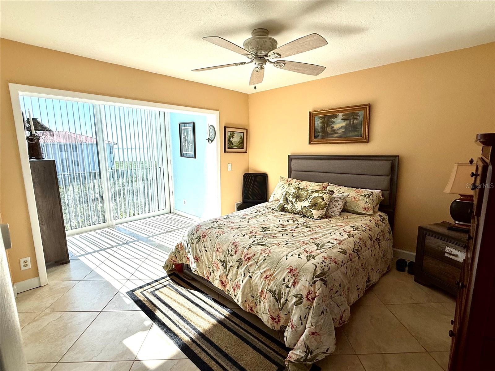 Image 8 of 33 For 423 Mariner Drive 423