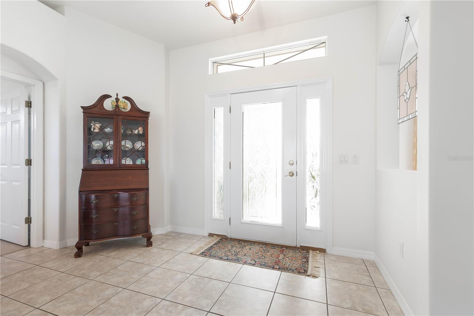 Image 6 of 69 For 19 Deerwood Street