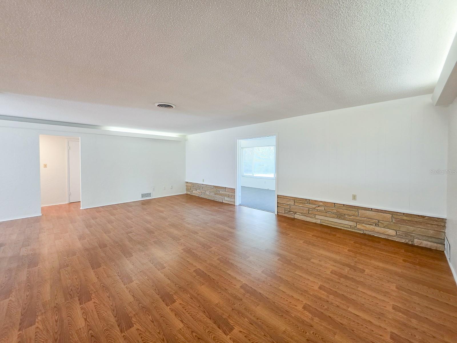 Image 10 of 32 For 22 St Andrews Drive