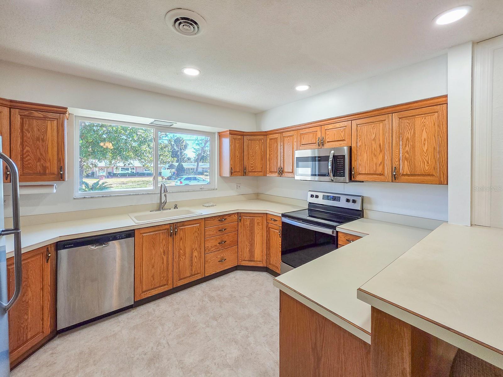 Image 13 of 32 For 22 St Andrews Drive