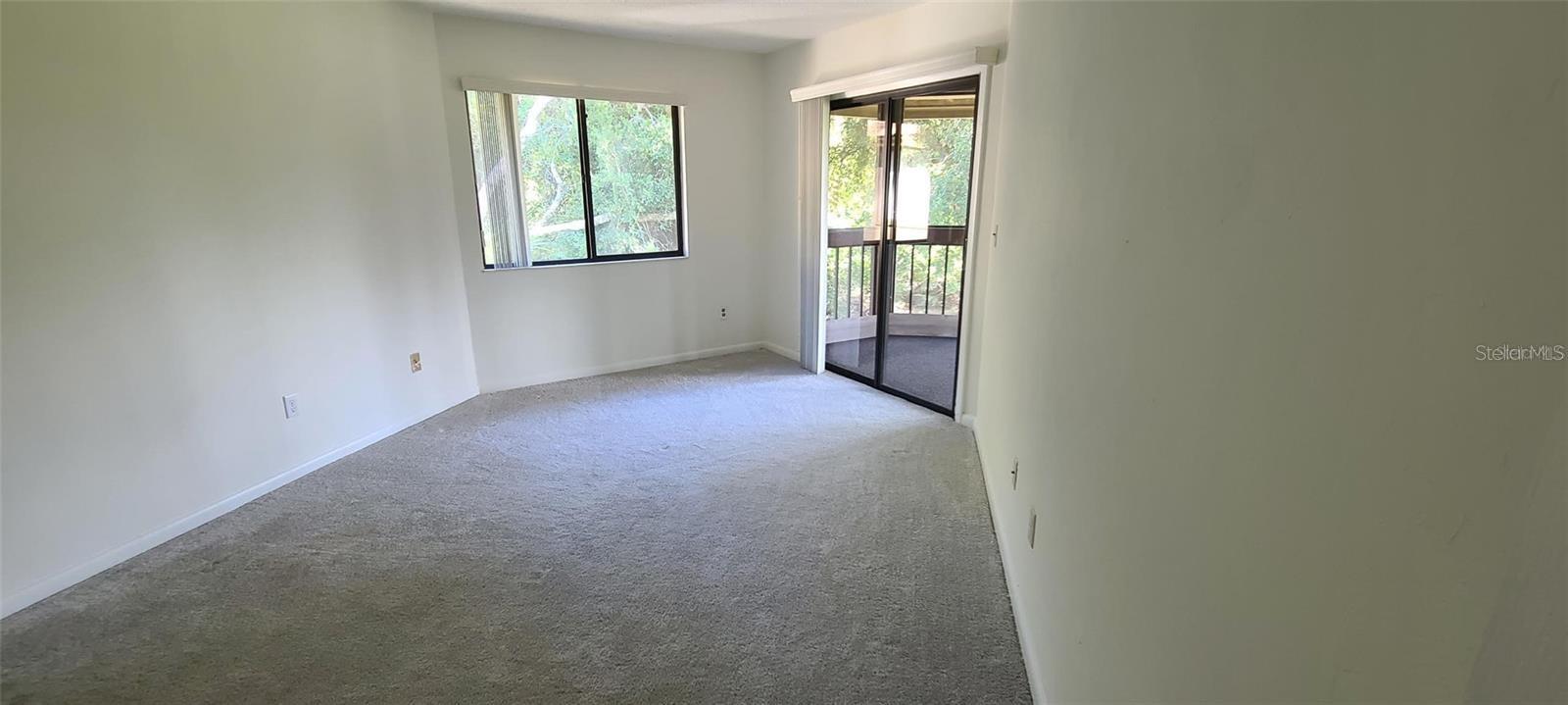 Image 3 of 16 For 22 Oxford Lane 22